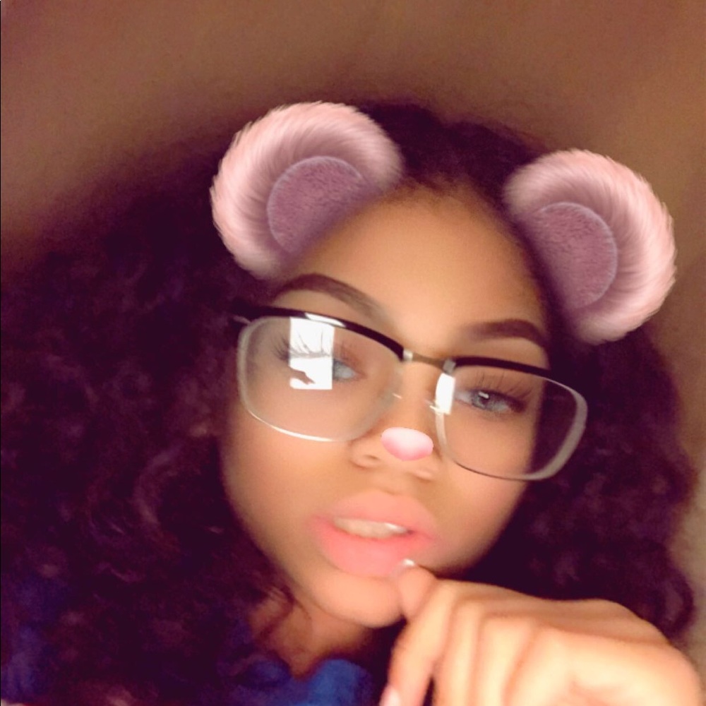 Meet your Posher, Carmen